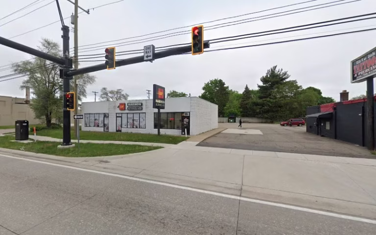 233658 national auto glass mirror 768x480