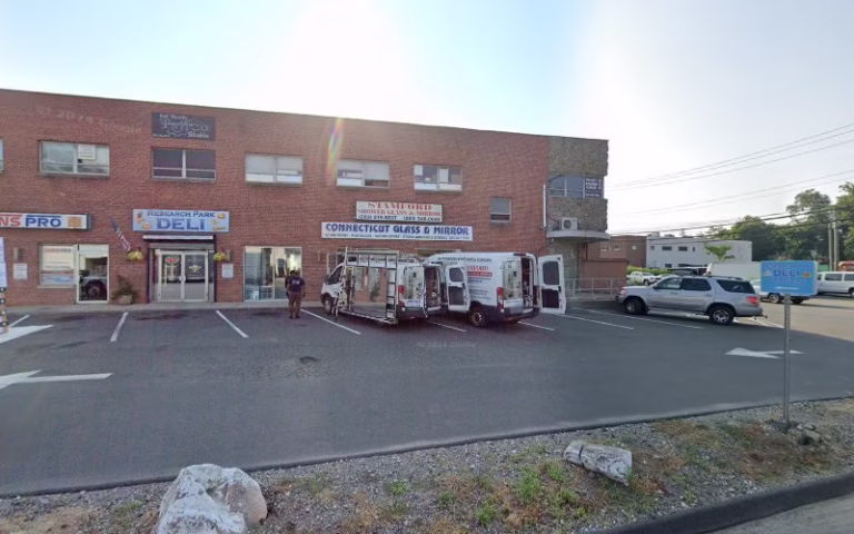 233791 connecticut glass mirror 768x480