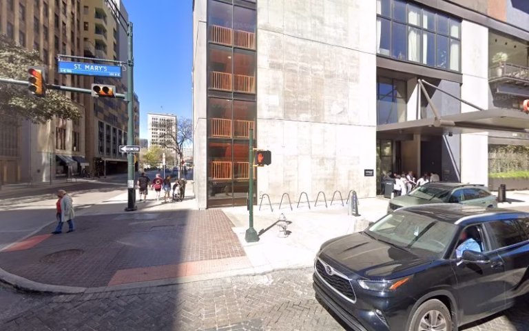 234379 blue arc air vent cleaning 768x480