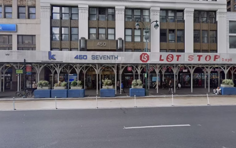 236152 b f paint decorating co 768x480