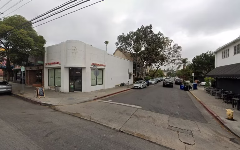 236219 los feliz house painting 768x480