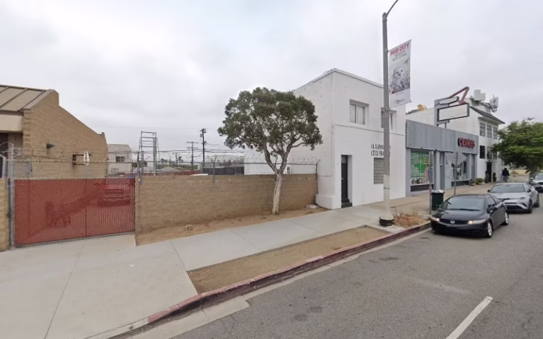 236269 d c paints 1 768x480