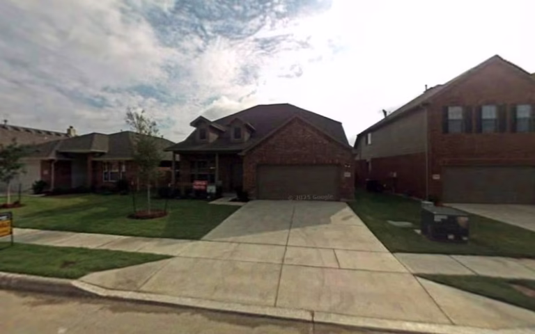 237113 prime b painting 1 768x480