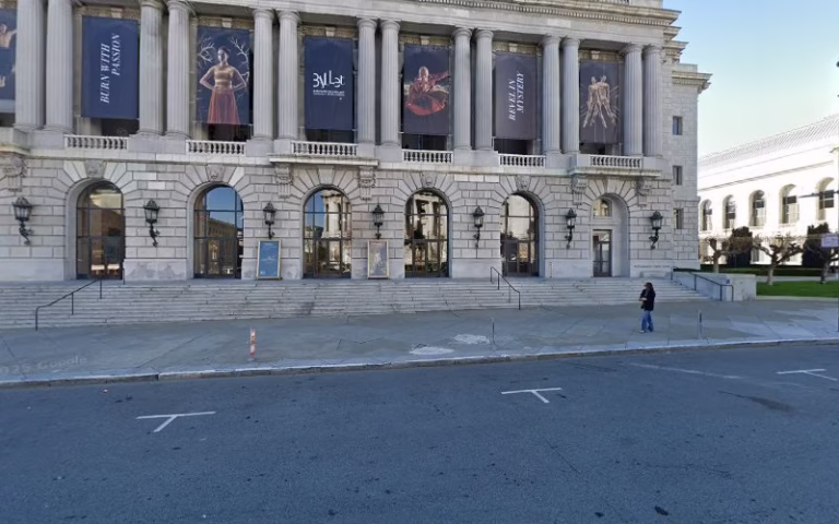 237359 de martiniarnott painting company inc 768x480