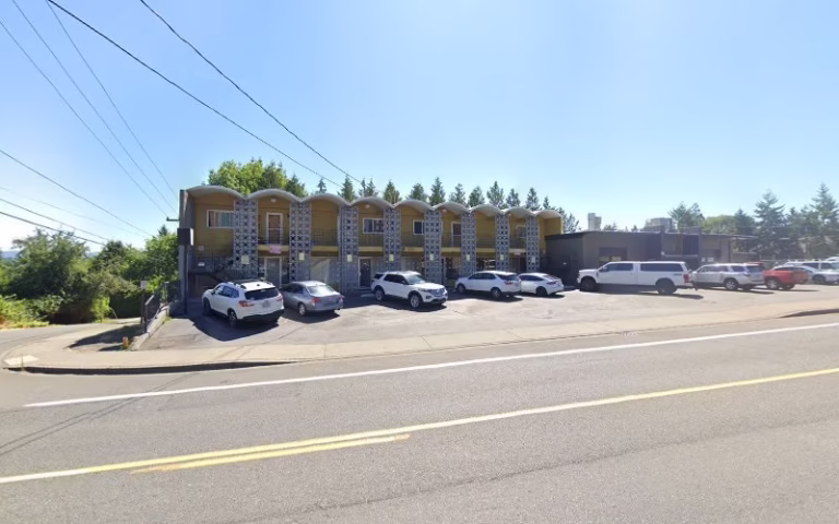 237510 elliott paint co inc 768x480