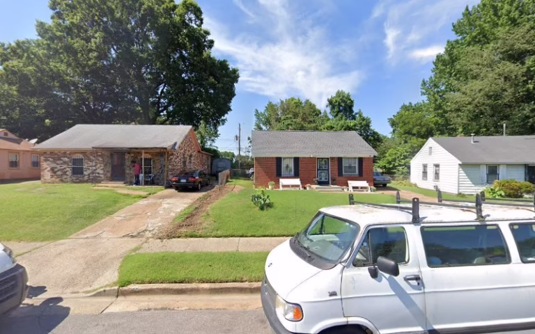 238204 friendly painting construction 768x480