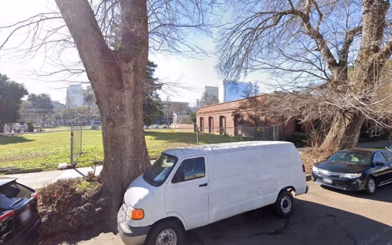 239053 easton painting 1 768x480