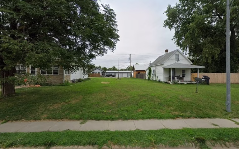 239398 buss lincoln painting decorating 768x480