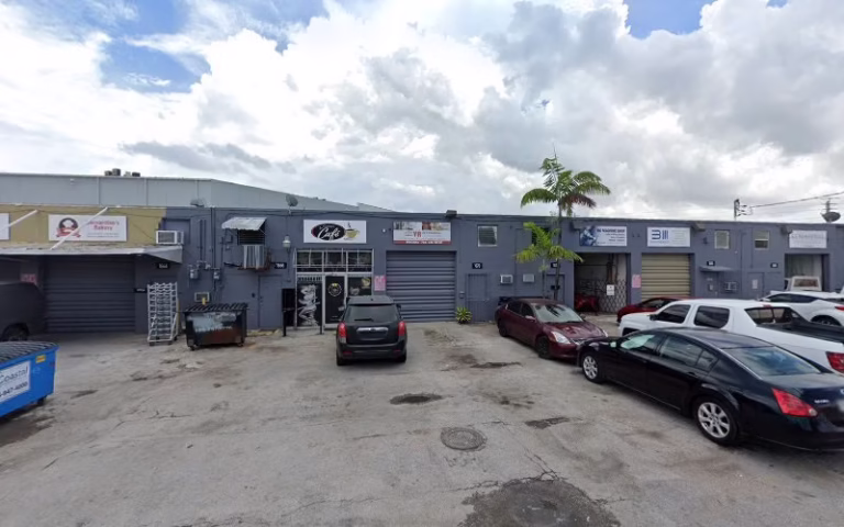 240032 at kitchen cabinets 768x480