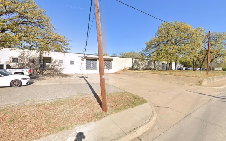 241577 smiths painting 1 768x480