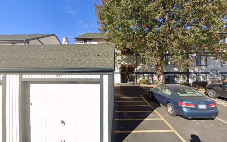 241956 paramount painting 1 768x480