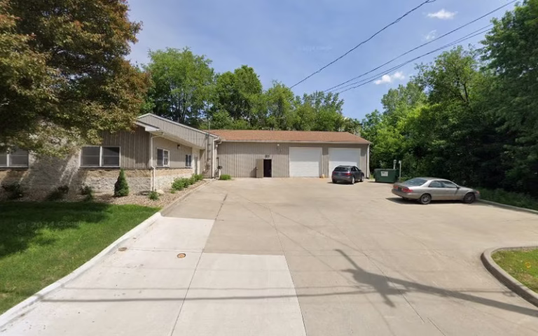 242733 yerman young painting inc 768x480