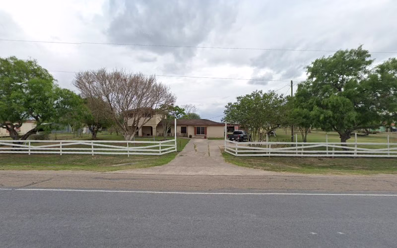 243842 reys cabinet shop 1