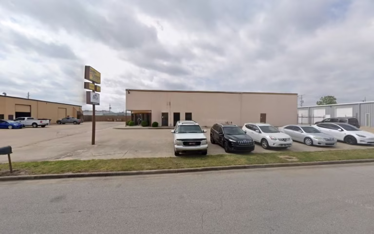 244898 impact construction and roofing 768x480