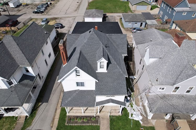 245952 yinzer roofing and contracting