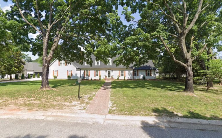 246033 336 roofing company 1 768x480