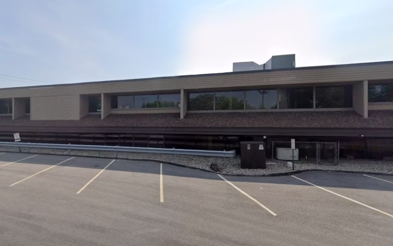 246435 erie metal roofing 768x480