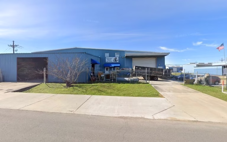 250459 louisiana quality cabinets 768x480