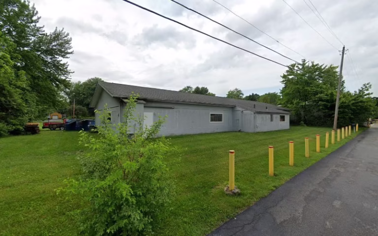 250740 senns custom cabinets 768x480