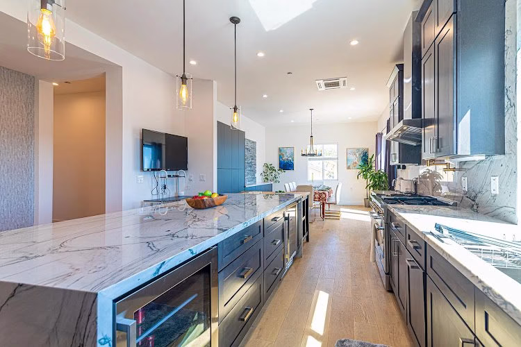 251197 py kitchen cabinets and stones