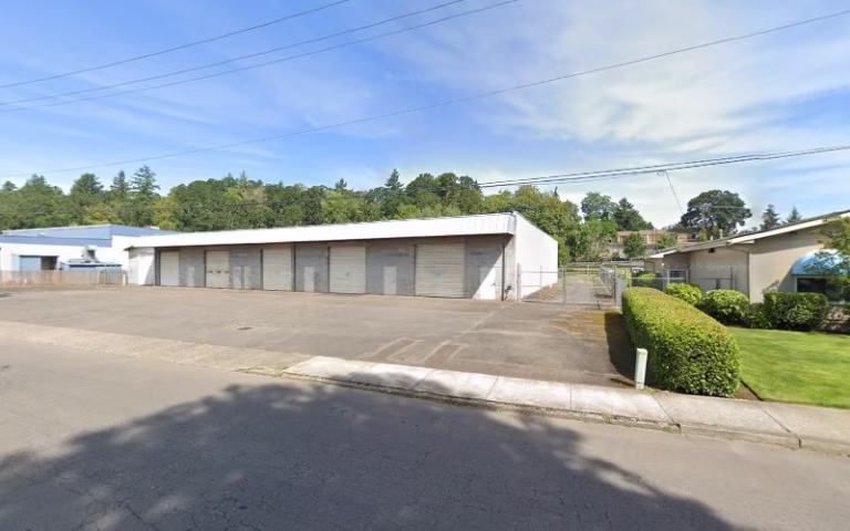 251332 dougs cabinet shop 768x480