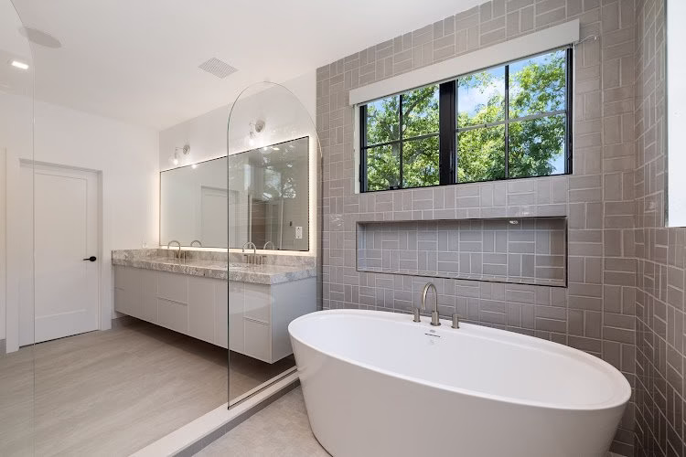 252817 distinctive cabinetry