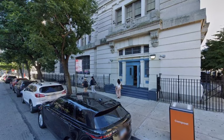 254728 nyc ischool green roof 768x480