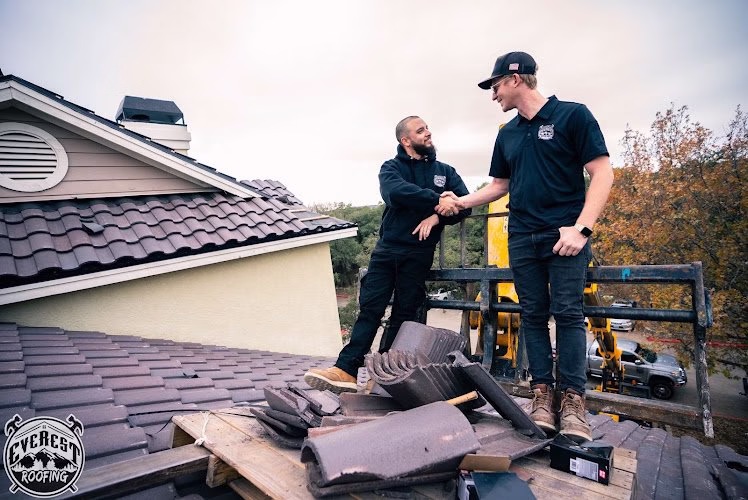 255106 everest roofing texas llc