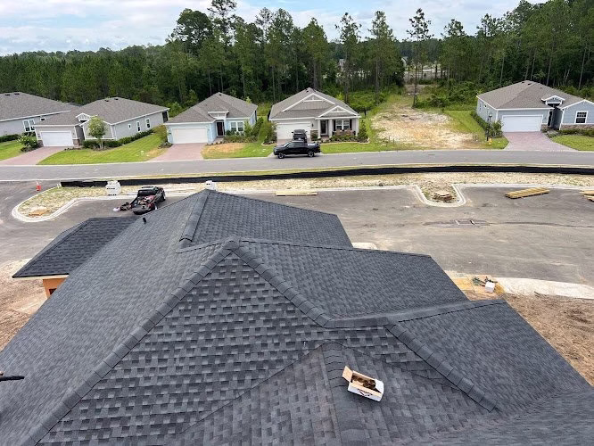 255825 red fox roofers