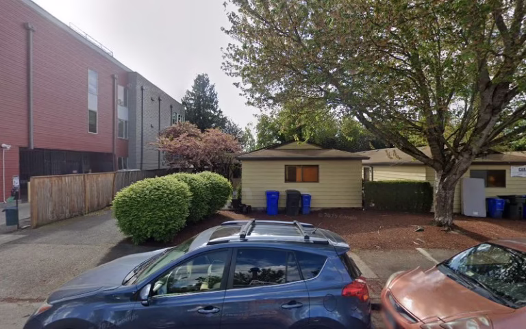 257259 portland roofing team 1 768x480