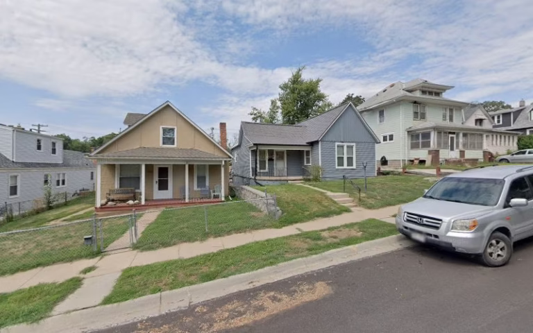 258587 thompson roofing inc 768x480