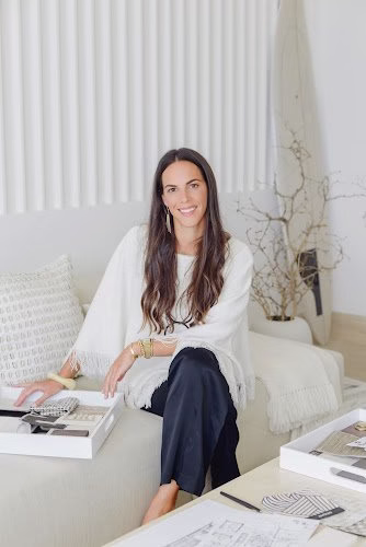 258682 light on white