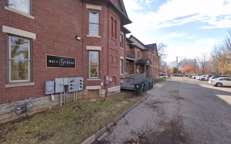 259637 studio blue interior design 1 768x480