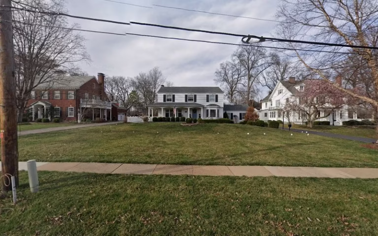 259887 the cheerier interior 768x480