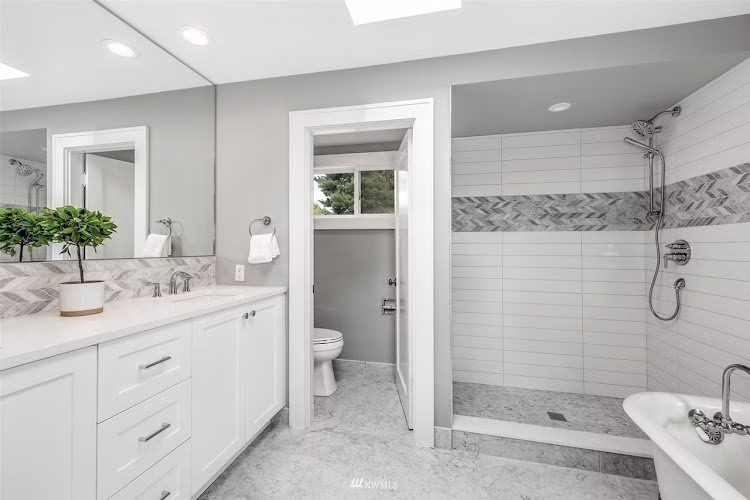 264175 lugos tile llc