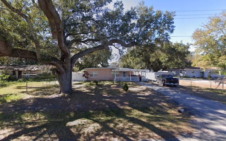 268818 genos pressure washing 1 768x480