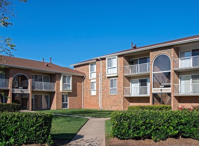 269676 university apartments