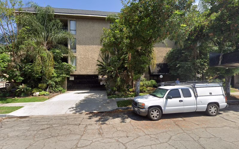 271430 oaks property management 1