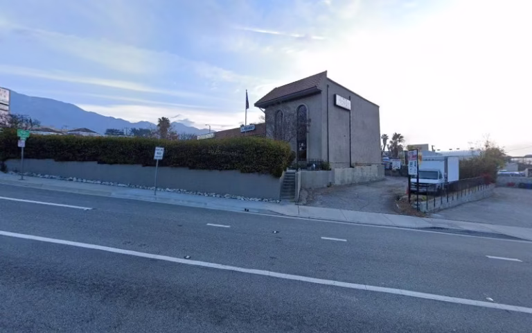 271454 la lux property management 768x480