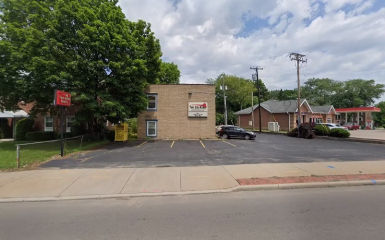 271842 twin oaks realty 768x480