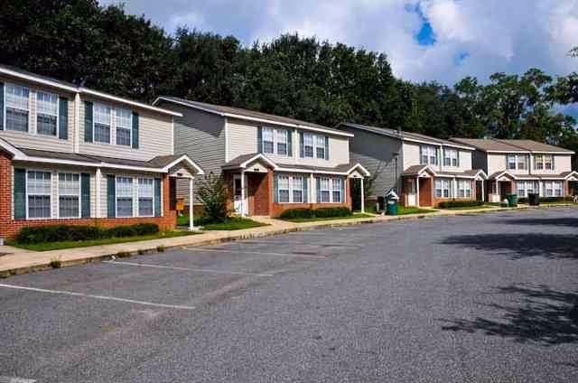 272558 rent with integrity llc