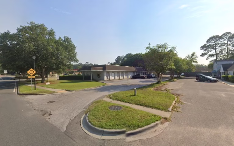 272608 rent seven hills management 768x480