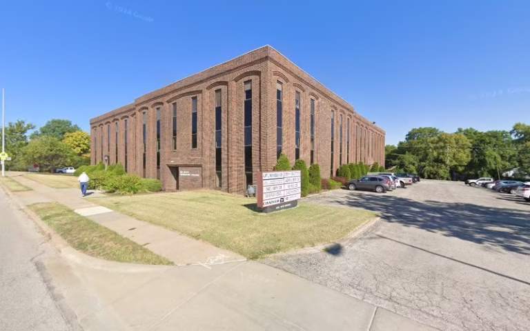 272805 rent robin llc 768x480