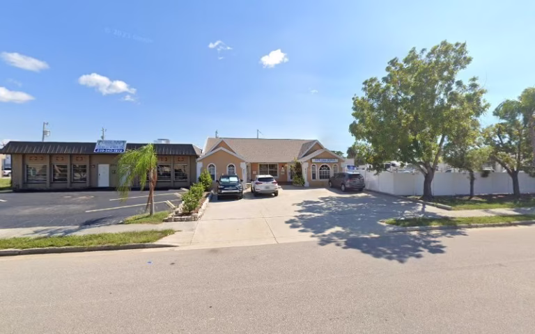 273346 cape coral rentals 768x480