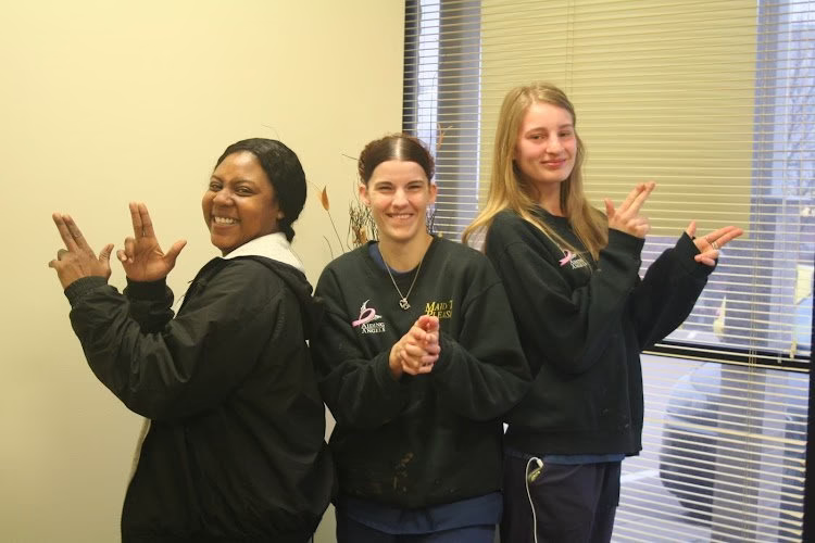 274068 maid to please