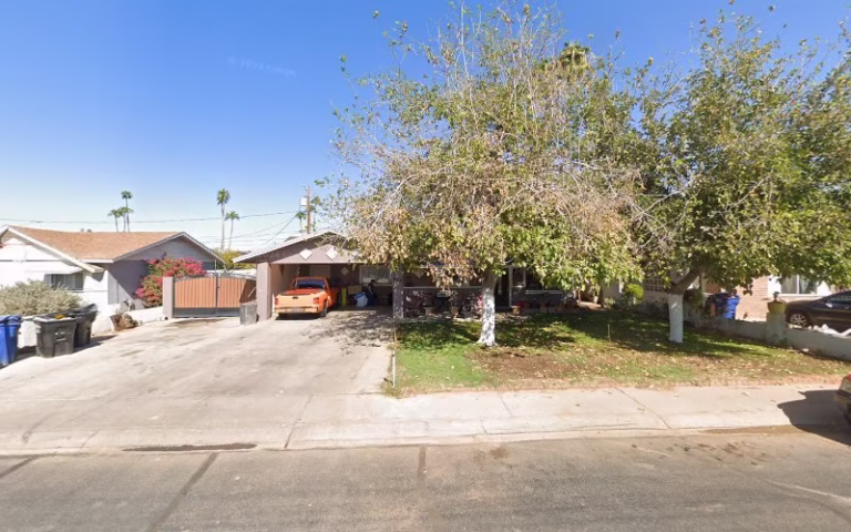 274485 rafaela housecleaning 768x480