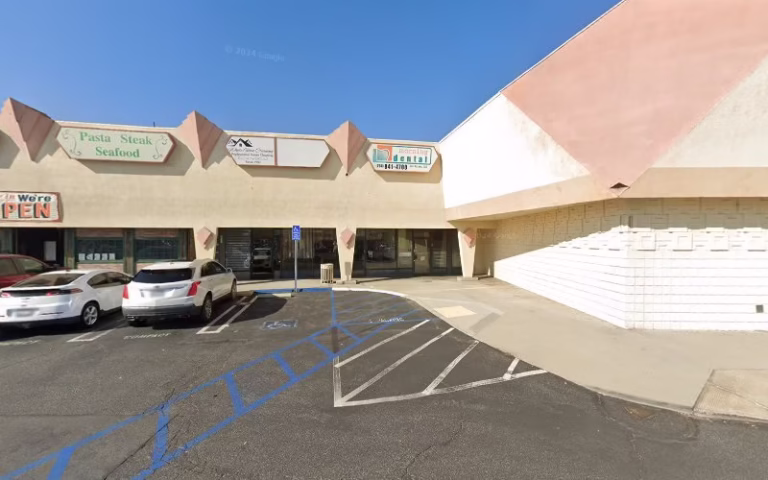 275248 white glove cleaning 768x480