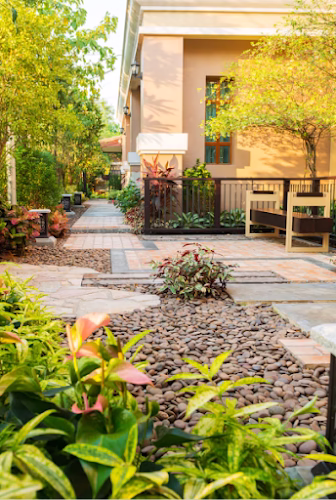 278658 bullseye lawn care