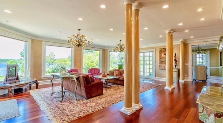 288015 a maven maid 768x426