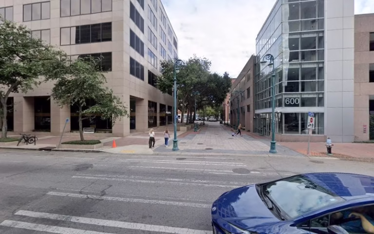 288124 alls clear window washing 768x480